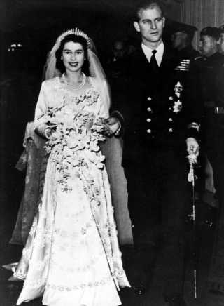 Họ tổ chức lễ cưới vào ngày 20 tháng 11 năm 1947 tại tu viện Westminster. Trước đây, đám cưới của Hoàng gia không kết thúc bằng một nụ hôn và họ đã tuân thủ đúng như vậy. Truyền thống được phá vỡ vào năm 1981 khi Công nương Diana và Hoàng tử Charles đã hôn nhau đám cưới.