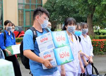 Gần trăm giảng viên, sinh viên Đại học Y dược Hải Phòng lên đường chi viện cho Bắc Giang chống dịch COVID-19 - Ảnh 5.