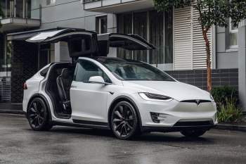 4. Tesla Model X 2020 (giá khởi điểm: 88.490 USD).