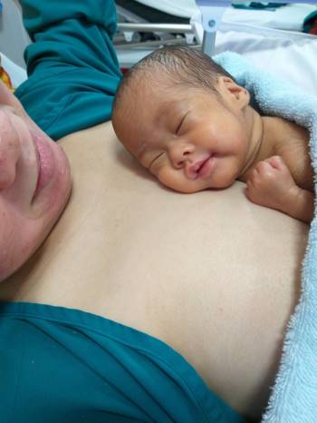 Sự hồi sinh kỳ diệu của bé gái sinh non nặng chỉ 700gram - Ảnh 3.