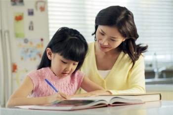 4 sai lầm khi dạy con làm bài tập về nhà nhiều cha mẹ mắc phải
