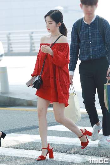 Phong độ diện váy trồi sụt thất thường của Irene: Lúc xinh như 