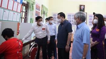 Ông Vương Đình Huệ vào “tâm dịch” Bắc Giang, Bắc Ninh kiểm tra công tác bầu cử - Ảnh 2.