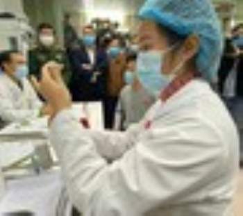 3 tình nguyện viên đầu tiên đã được tiêm thử nghiệm vắc xin COVID-19 ‘made in Việt Nam’. Ảnh: Thái Hà