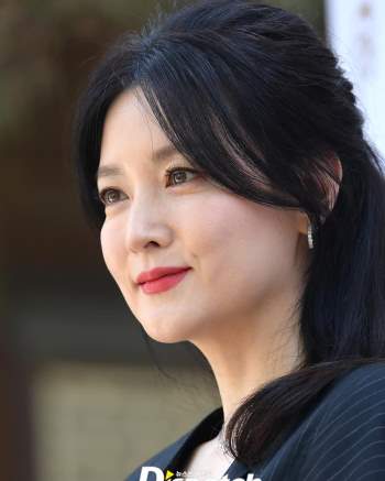 Gần 20 năm sau bộ phim Nàng Dae Jang Geum, ở tuổi 50 nữ chính vẫn tự tin với mặt mộc láng mịn: Bí mật nhan sắc nằm ở loại quả mà cô ăn mỗi tối - Ảnh 4.