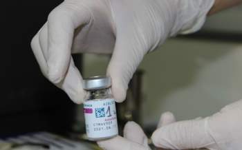 Bắc Ninh triển khai tiêm vaccine phòng Covid-19 cho cán bộ, nhân viên y tế -0