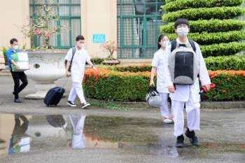 Gần trăm giảng viên, sinh viên Đại học Y dược Hải Phòng lên đường chi viện cho Bắc Giang chống dịch COVID-19 - Ảnh 7.