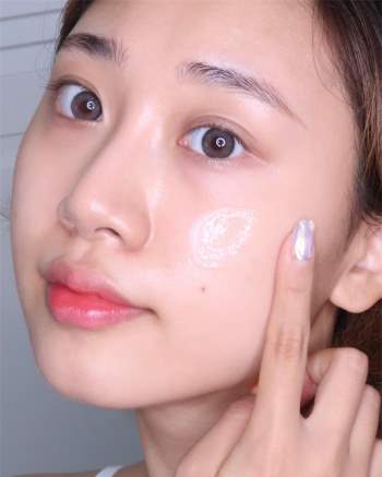 6 bí mật skincare mùa Đông của các bác sĩ nhằm giữ làn da căng mẩy, nõn nà trong cả những ngày khô lạnh nhất - Ảnh 3.