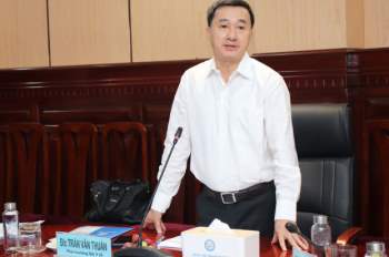 Thứ trưởng Bộ Y tế Trần Văn Thuấn khẳng định ăn nhiều muối sẽ gây các bệnh tim mạch và các bệnh không lây nhiễm khác.