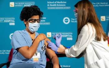 Người tiêm vắc -xin COVID-19 sẽ được bảo vệ tốt hơn nếu khỏe mạnh