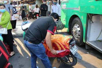 TP.HCM có ca mắc Covid-19: Nhiều người ở Sài Gòn hủy vé về quê ăn Tết 'khoan về nhà' - ảnh 3