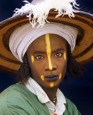 Fulani - bộ lạc Châu Phi tôn thờ cái đẹp và tự coi mình là những người đẹp nhất quả đất - Ảnh 2.