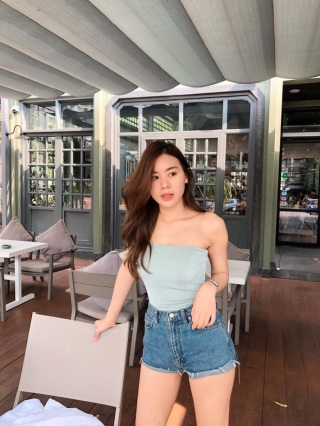 Cô bạn thân của Lisa ở Thái Lan: Nhan sắc đẹp chẳng kém idol, style đơn giản mà vẫn sexy hết nút - Ảnh 16.