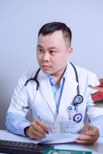 Bác sĩ Hoàng Mạnh Ninh: “Hạnh phúc của khách hàng cũng là niềm hạnh phúc của Bác sĩ thẩm mỹ như chúng tôi” - Ảnh 3.