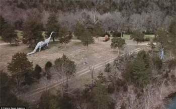 Ám ảnh công viên khủng long bị bỏ hoang - Ảnh 11.