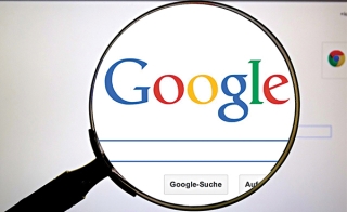 “Bác sĩ Google” lợi hay hại?