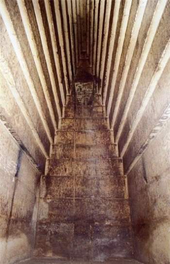 Bí mật kim tự tháp đỏ ở Ai Cập: Sau 141 năm mới giải mã được một phần - Ảnh 5.