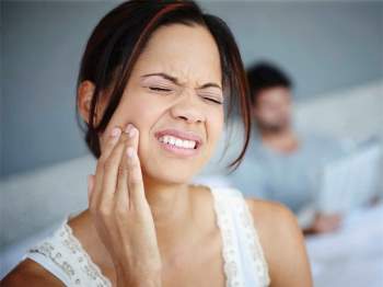 Cách giúp bạn giảm đau khi mọc răng khôn