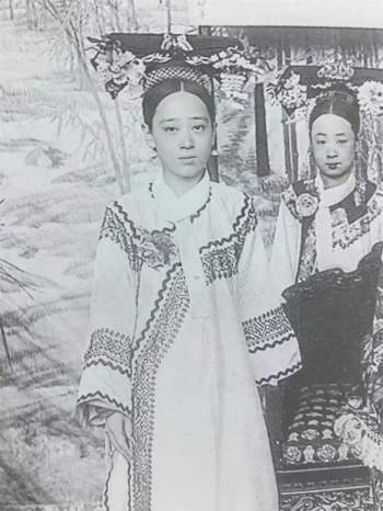 Chân dung đệ nhất mỹ nhân cuối triều đại nhà Thanh bị Từ Hi Thái hậu cầm tù trong cung cấm, không cho phép sống cùng chồng - Ảnh 3.
