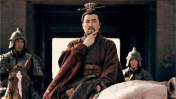 Giữ chức vụ ngang hàng với Gia Cát Lượng trong triều đình Thục Hán nhưng nhân vật này luôn bị Lưu Bị coi thường, xem nhẹ - Ảnh 10.