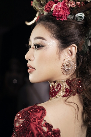 Hoa hậu Khánh Vân mang sừng hươu, Lan Khuê hóa nữ thần cùng nhau quét sạch sàn diễn Ảnh 1