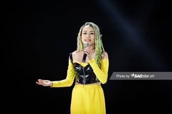 MC Phí Linh, DJ Trang Moon làm tóc màu sắc, 'sáng rực' tại vòng Hồi sinh King Of Rap Ảnh 5