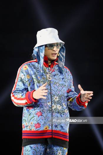 Mentor King Of Rap sáng bừng trên sân khấu vòng Hồi sinh, Hồ Hoài Anh 'cháy' hết cỡ với áo lông dày sụ Ảnh 7