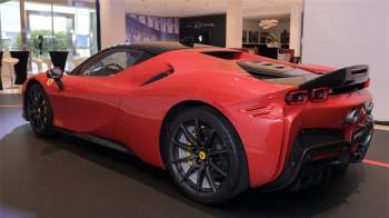 Ferrari SF90 Stradale ra mat anh 2