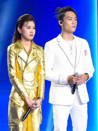 Á hậu Kiều Loan - HIEUTHUHAI & Dablo bắt tay nhau diện trang phục trắng muốt trên King Of Rap Ảnh 3