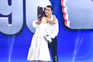 Á hậu Kiều Loan - HIEUTHUHAI & Dablo bắt tay nhau diện trang phục trắng muốt trên King Of Rap Ảnh 11