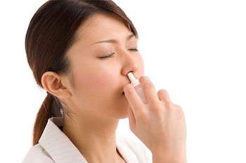 Lạm dụng Thuốc xịt mũi có nguy cơ teo mũi, ngộ độc Thuốc. 