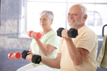 Tập thể dục sẽ giúp phòng ngừa bệnh tật, làm chậm quá trình lão hóa.