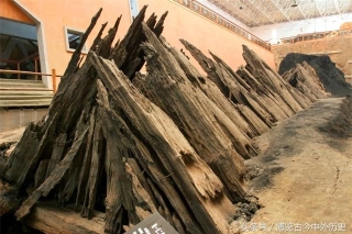 Mở quan tài bằng gỗ 1.000 năm tuổi, nhà khảo cổ bất ngờ khi nhìn vào bên trong - Ảnh 4.