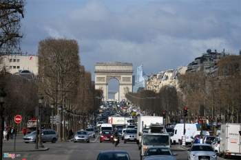 Một vòng các địa danh nổi tiếng thế giới ở Paris