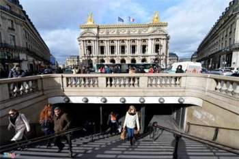 Một vòng các địa danh nổi tiếng thế giới ở Paris