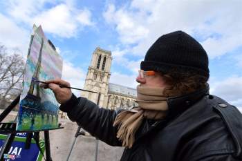 Một vòng các địa danh nổi tiếng thế giới ở Paris