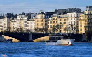 Một vòng các địa danh nổi tiếng thế giới ở Paris