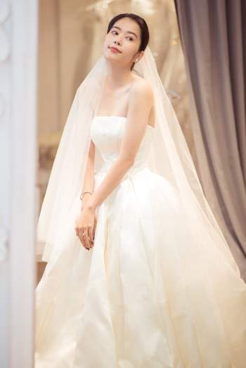 Nam Em diện váy cưới trong veo, đẹp nhẹ nhàng viên mãn, liệu có chăng một đám cưới 'trong mơ'? Ảnh 7