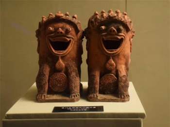 Những cổ vật lạc loài trong viện bảo tàng khiến bạn không thể nhịn cười - Ảnh 5.
