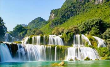 Những thác nước hùng vĩ đến khó tin ở Việt Nam - Ảnh 2.