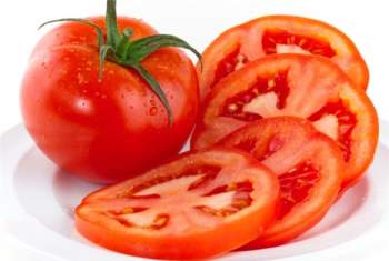 Các chất oxy hóa và vitamin trong cà chua đặc biệt tốt cho da nhờn