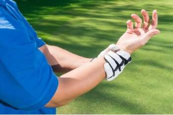 Khớp cổ tay dễ bị đau khi tập luyện.