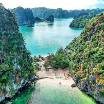 Vẻ đẹp hoang sơ của Đảo Tự Do trên vịnh Lan Hạ