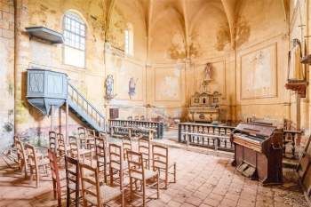 Vẻ đẹp mê hoặc của những nhà thờ bỏ hoang tại châu Âu ảnh 9