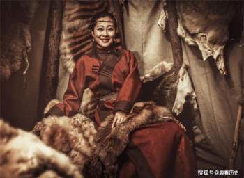 Vị Hoàng hậu huyền thoại trong lịch sử Mông Cổ: Chấp nhận tái giá với chồng nhỏ hơn 7 tuổi vì hòa bình dân tộc, sinh ra 4 cặp sinh đôi - Ảnh 1.