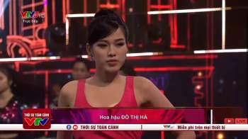Hoa hậu Đỗ Thị Hà hớ hênh lộ 