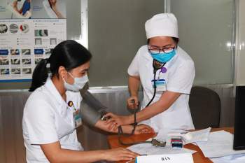 Bắt đầu tiêm vắc-xin Covid-19 tại Đắk Lắk - Ảnh 3.