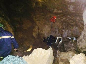 Chưa tìm thấy người mất tích ở hang sâu hơn 400m khi tìm vàng ở Cao Bằng - Ảnh 2.