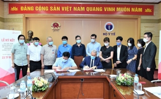 AIA Việt Nam tiếp tục đồng hành hỗ trợ tài chính cho đội ngũ y, bác sĩ và nhân viên y tế chống dịch - ảnh 1