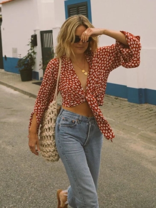 Áo blouse + quần jeans: Combo giúp nàng công sở trông sang như gái Pháp trong ngày Thu - Ảnh 4.